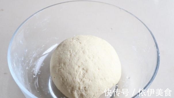 换种口味做烧饼,外酥里嫩咸中带甜,放凉了更好吃