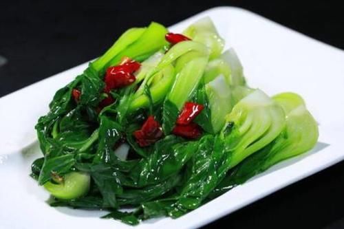 ?炒青菜有妙招，怎么炒也不发黑，鲜嫩又入味，还不快学学？