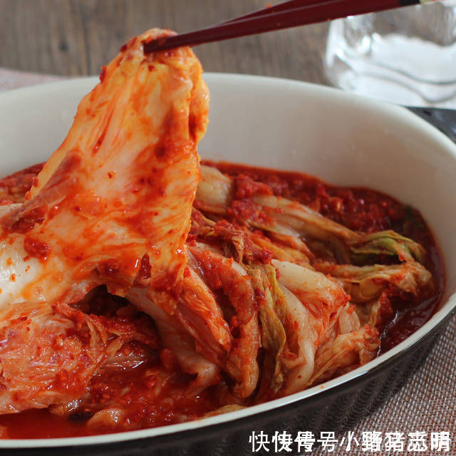 中年|中国大妈去韩国旅游,想买30斤泡菜回国,却被导游极力阻止