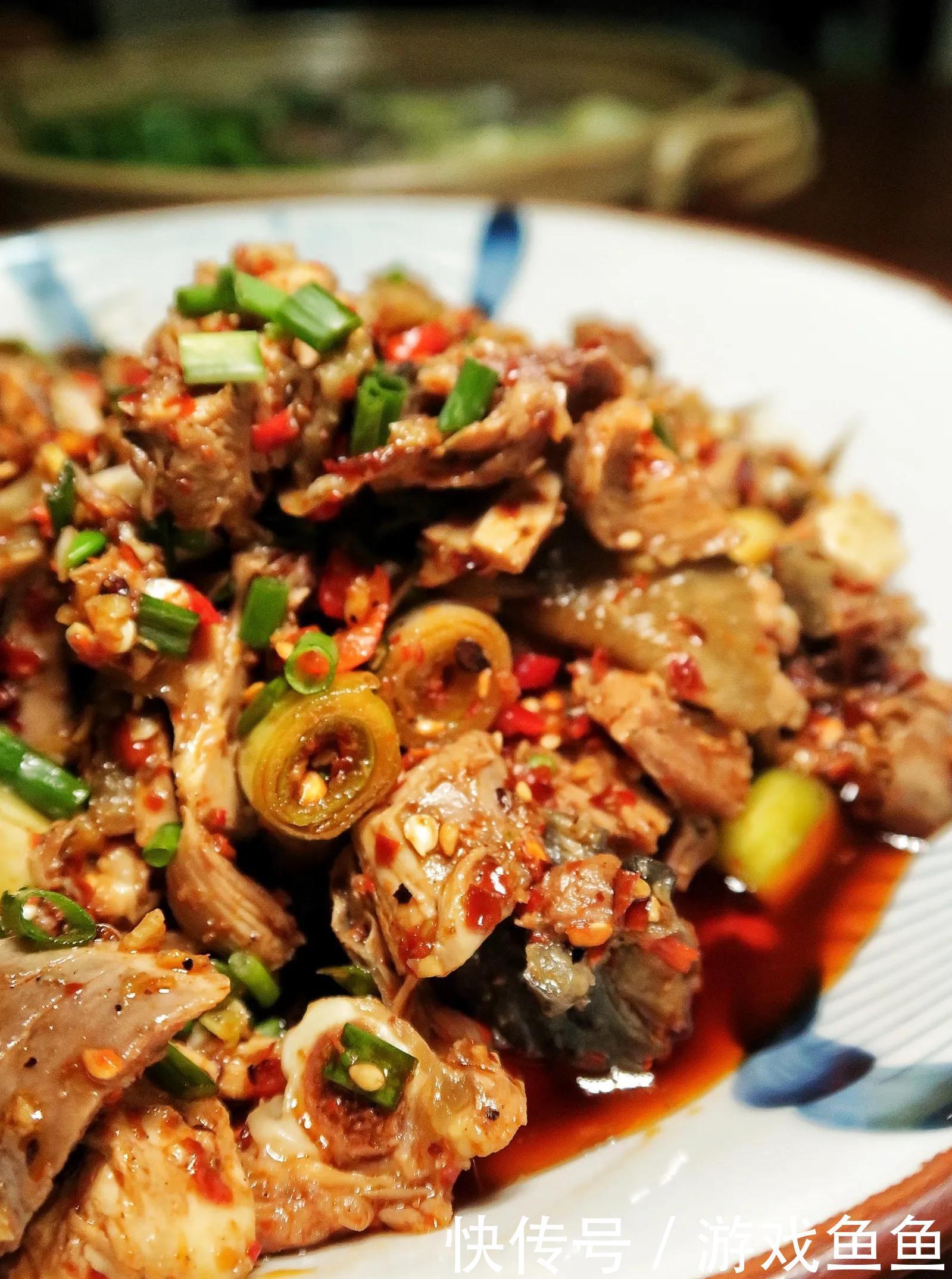 做红油椒麻鸡，一是红油，二是椒麻，三是鸡