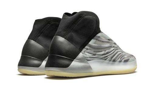 本周补货登场？adidas Yeezy BSKTBL QNTM “ Quantum ” 不要错过了！