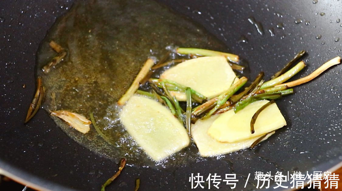 面条|立秋后,碰到这碗面条别手软,学会可以开店,好不好吃就在这碗汤