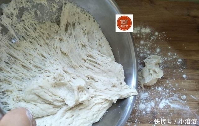 美食生活|发面烙饼,我有妙招,既省油又暄软,外酥里嫩凉了不会硬!