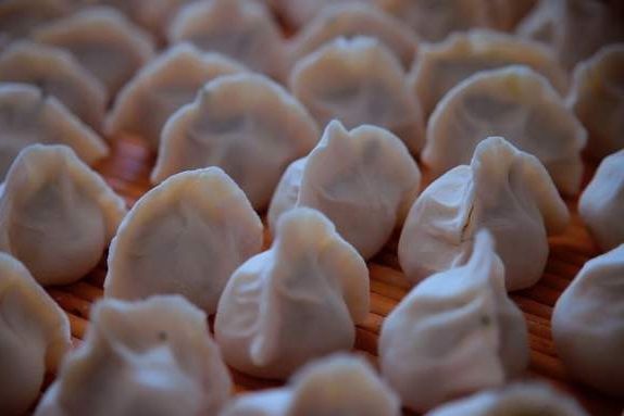 这菜是冬天里的一绝，包饺子鲜嫩不涩，清香四溢，错过等来年了