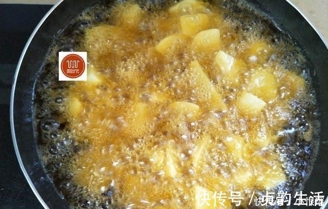 小面姨|土豆新吃法，这么做简单又美味，比肉都好吃，做一盘，上桌就光盘