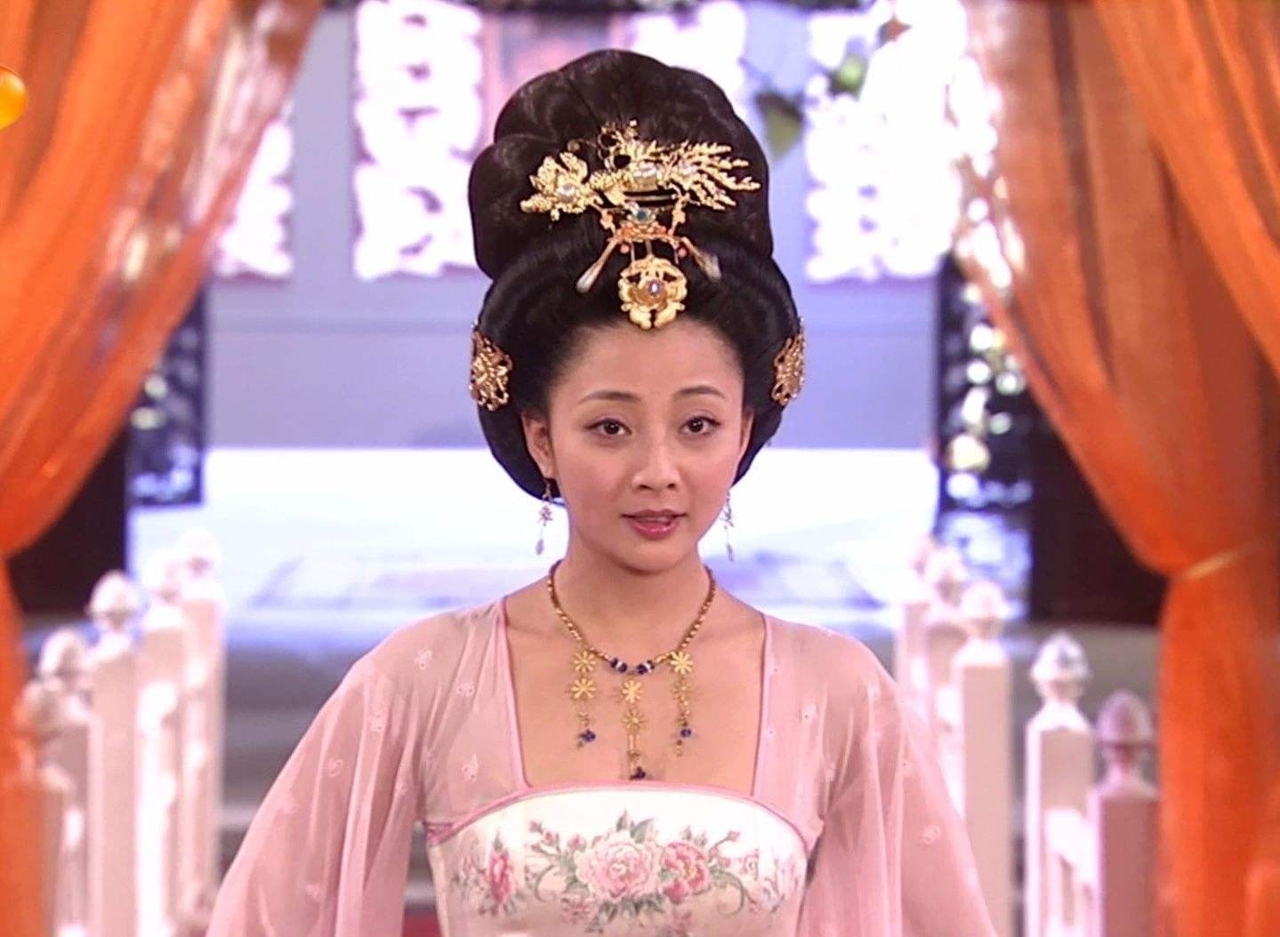 杨玉环|唐玄宗专宠杨玉环,为何只是贵妃,她和唐玄宗有感情吗?