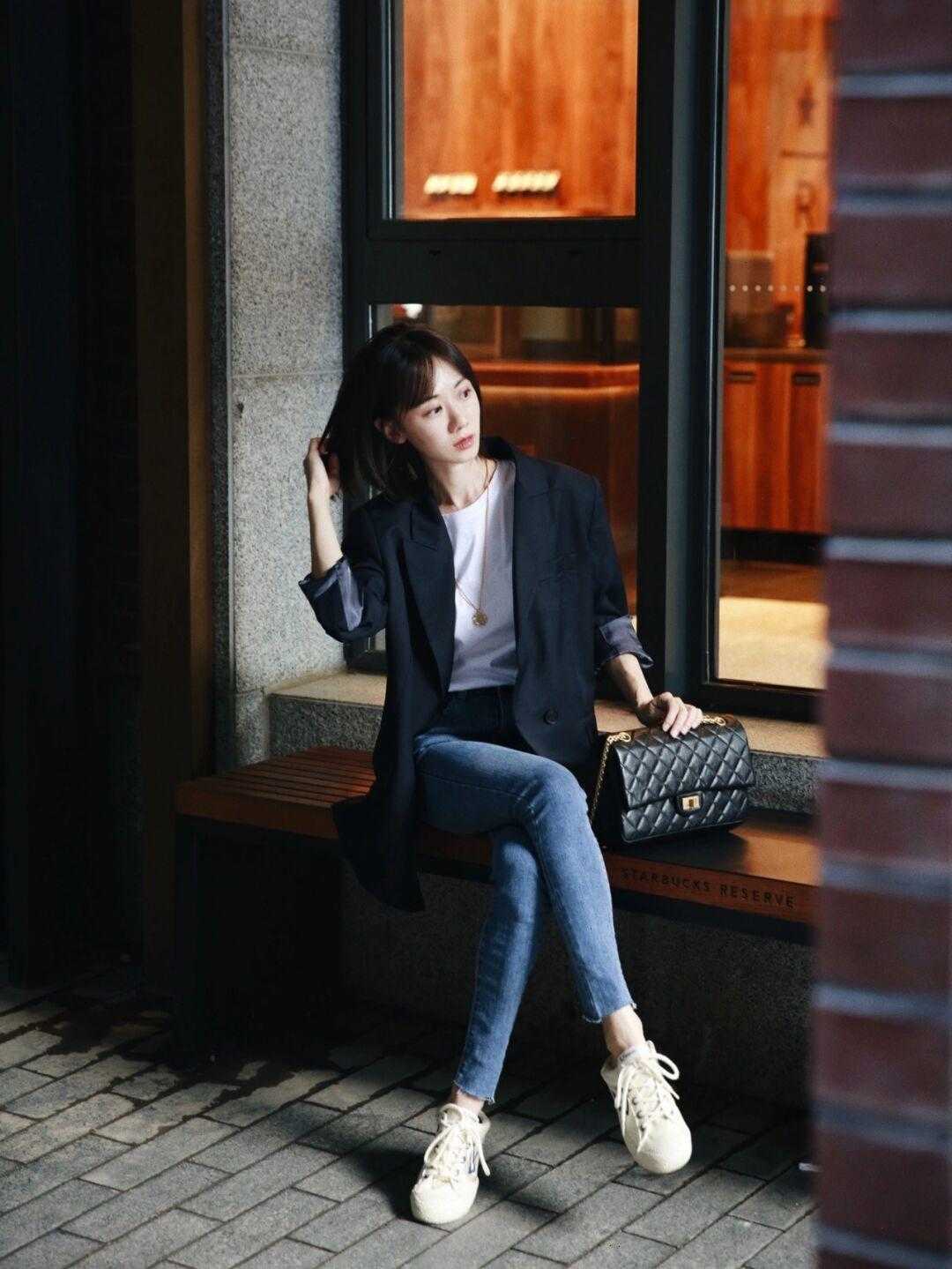 马甲|简约又保暖的秋季穿搭，毛衣搭配半身裙清新温柔，减龄又时髦