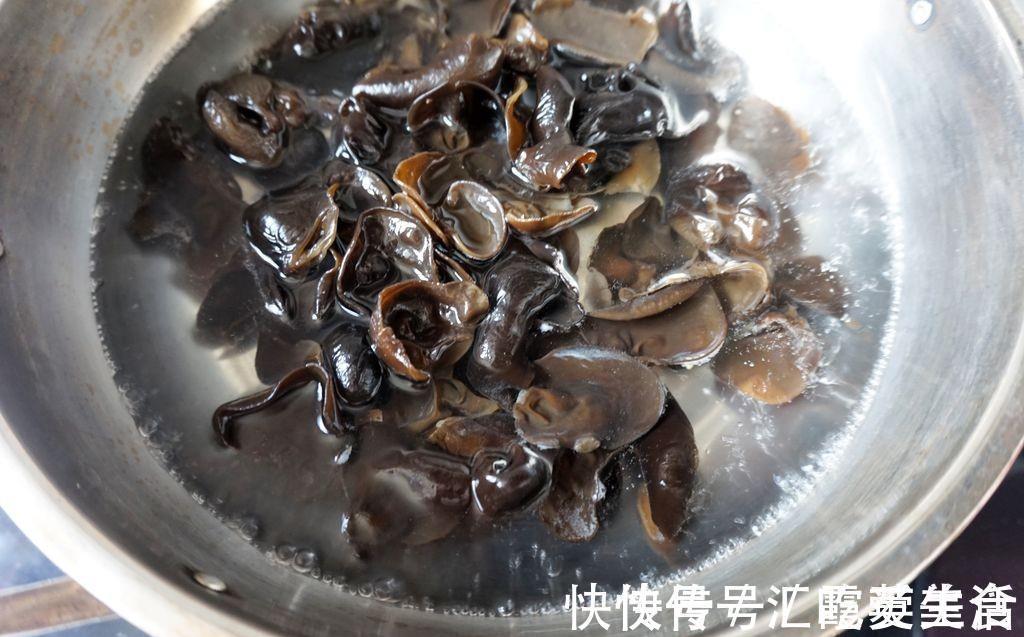 黑木耳|这道菜是“一次性”菜，没吃完倒掉也不要隔夜吃，不然危害很大