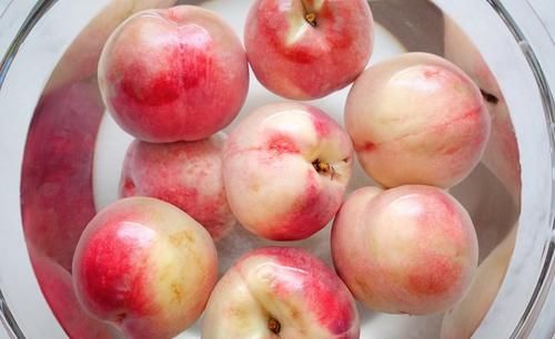 葡萄|三伏天爱流汗,女人想显年轻,6种碱性水果要多吃,安稳度过苦夏