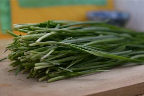 吃饺子|调韭菜馅，牢记“2放2不放”，韭菜翠绿不出水，吃着不烧心