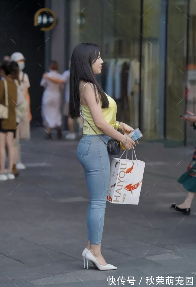 穿搭 穿牛仔裤也要有分寸,“大象腿”强行冒险,结果往往背道而驰!