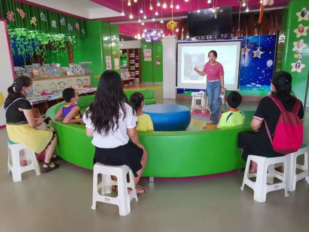 担当|与书同行,践行文化担当