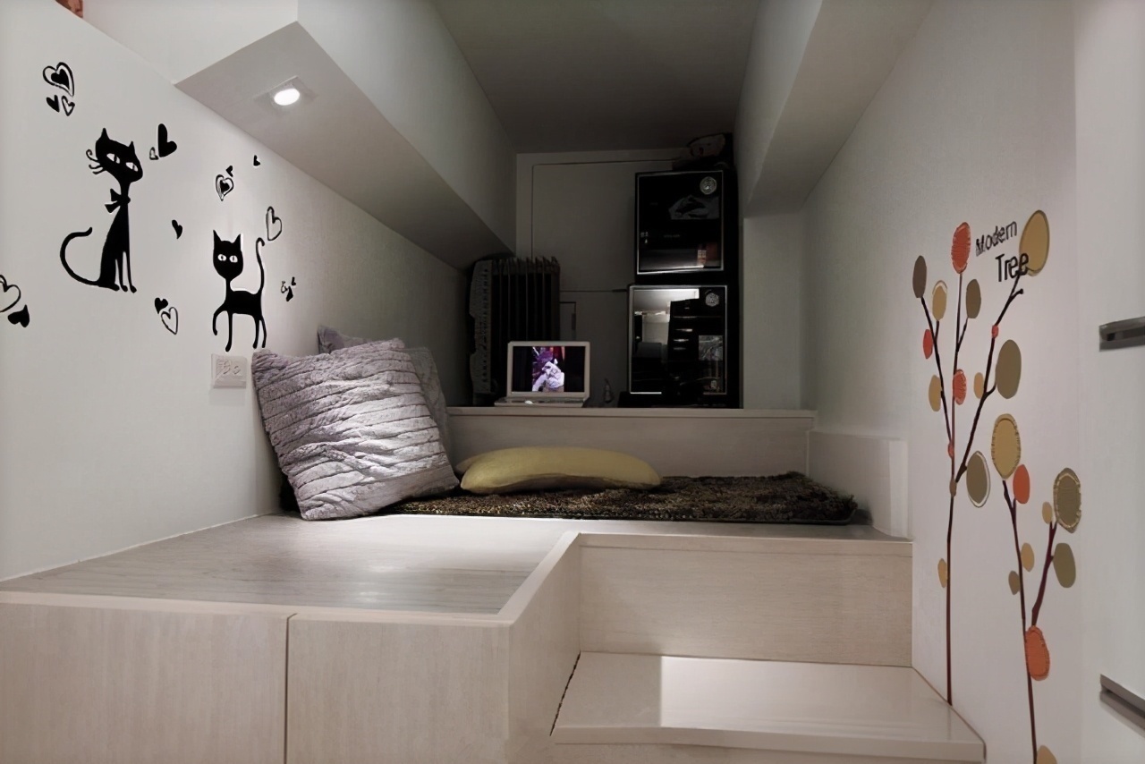 电视背景墙|38㎡小公寓阳台改主卧,挑高加出次卧,隐形楼梯很奇妙,真棒!