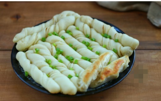 花卷新做法,简单一做就特好吃,底酥脆上暄软,比蒸着吃香多了