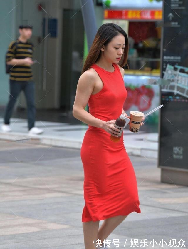 红色 红色修身裙,温婉大气,更显强大气场!