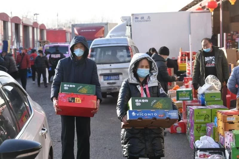 天气寒保供应春节前北京新发地市场果蔬每日上市量突破2万吨 