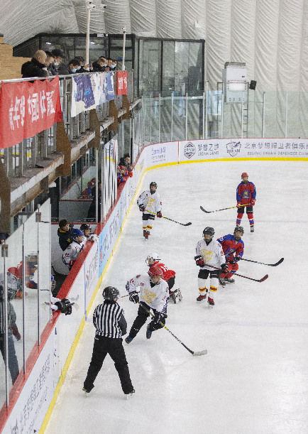 北京夢想ing隊(duì)|新華全媒+｜3600名小將！北京青少年冰球聯(lián)賽助燃冬奧熱情