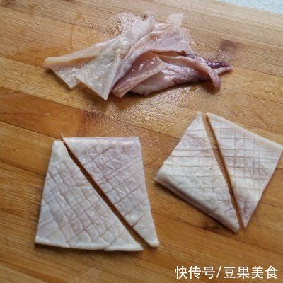 道家常干鱿鱼炒丝瓜|这道家常干鱿鱼炒丝瓜简单快手，超下饭