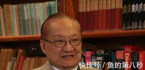 古龙@读者不满意女主角的名字,金庸大笔一挥将其删掉,却造就绝世经典!