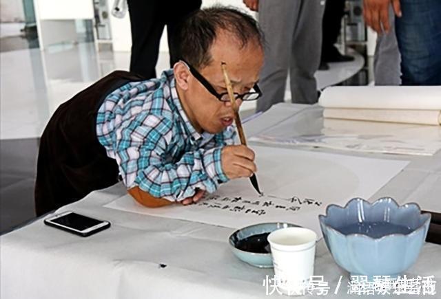 土行孙#身高1米,苦练书法40年改变命运,网友:所有书法家见了都要低头