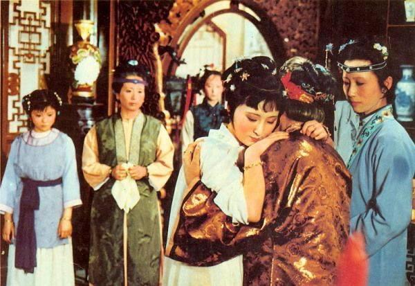 林黛玉!贾母为什么不给宝黛做主 林妹妹寥寥数语道出老太太的尴尬处境!