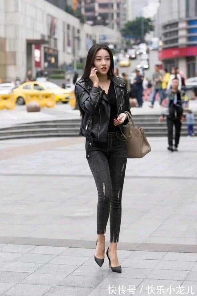 气质 牛仔裤轻松打造靓丽造型,非常的显气质又更加减龄