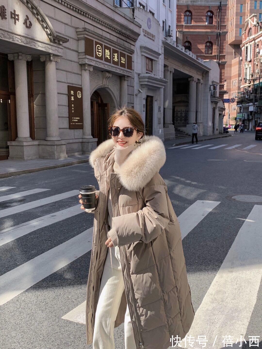 半身裙 今年羽绒服“穿长不穿短”,搭配思路给你总结好了,照穿就很时髦