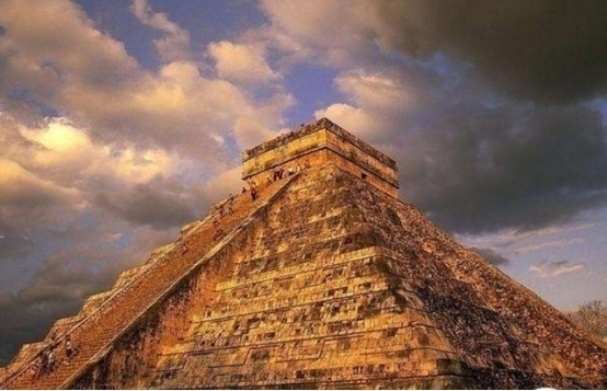 金星疑似发现大量金字塔遗址，科学家地球或许只是金星的延续！