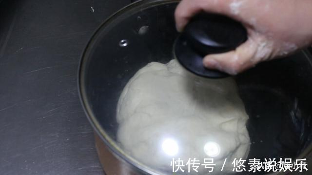 面粉新吃法，不蒸馒头，不包饺子，不烙饼，简单一做，全家吃不够