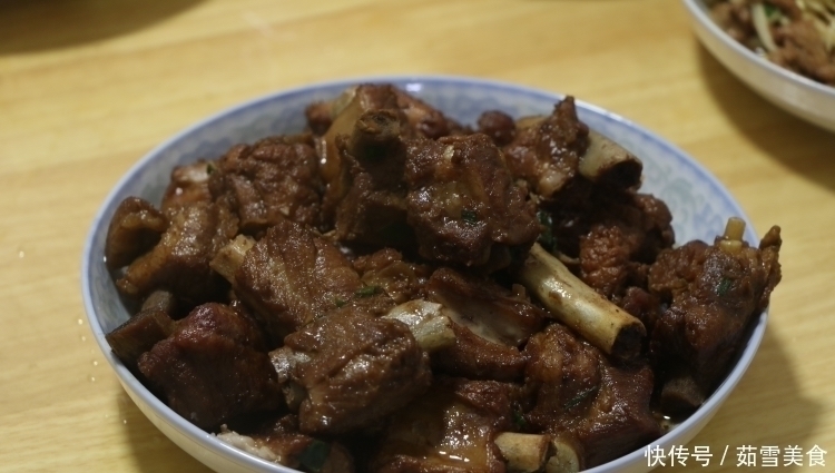 老爸|老公生日，老爸做了5菜一汤，成本不到200块，满满的爱意呀