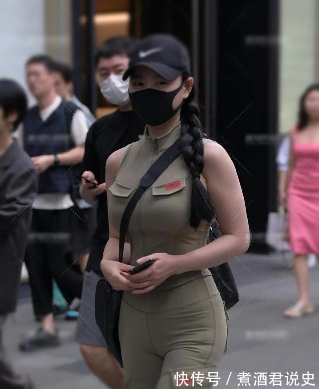 打底裤 时尚精致的打底裤穿搭衬托优美的线条,穿着舒适个性,简约舒适!