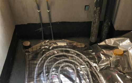 浴霸|卫生间到底能不能铺地暖？我家当初被忽悠，入住才知是个大坑