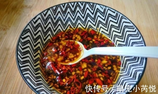 80岁的外婆几乎天天吃这菜，脸色红润气色足，春天最鲜嫩，别错过