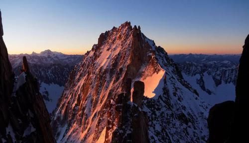 真相|他为了成为登山之王，在8000米山顶抛弃亲弟弟，最后说出真相