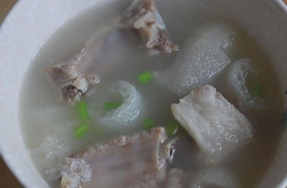 发育|有孕期，孕妈睡前再饿也尽量少吃这3种食物，可能会影响宝宝发育