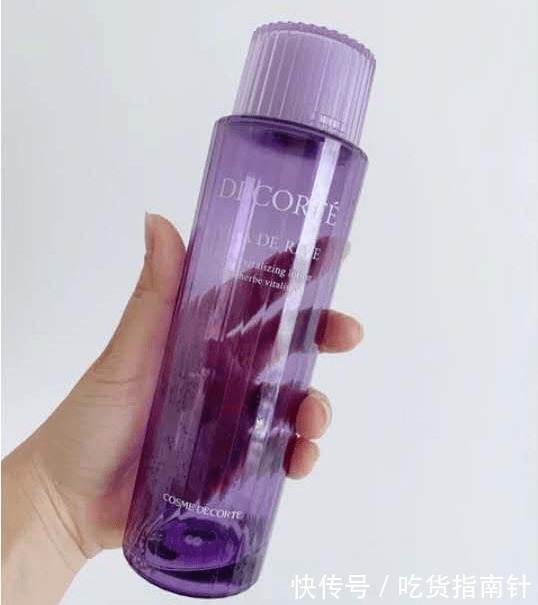 纯露|热门平价的爽肤水纯露,补水收缩毛孔,使皮肤活水嫩肤,清爽怡人