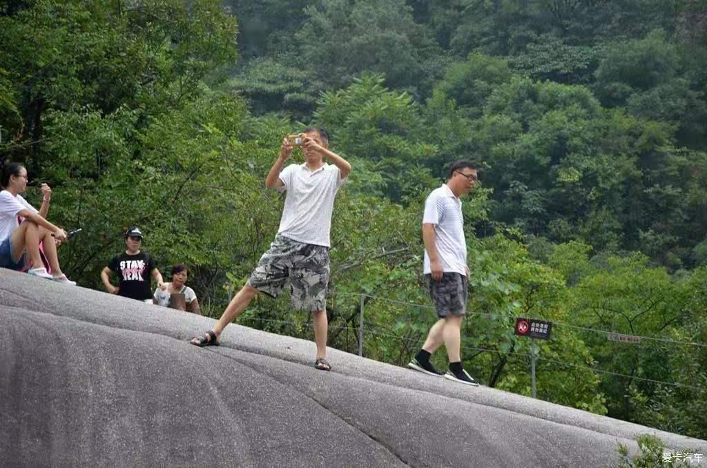 中年|西峡龙潭沟