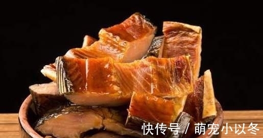 蒸腊鱼，直接蒸还是先煎一下？都不对，步骤弄错了，难怪又咸又硬