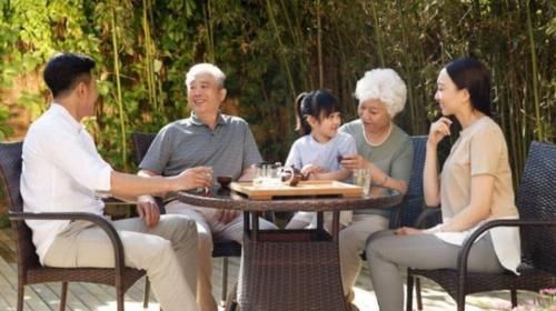 黑茶|喝茶不利于健康吗？医生提醒：无论老少，这2种茶尽量少喝