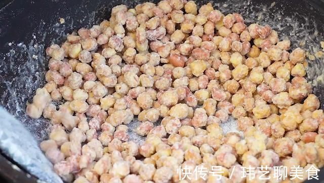 鸡蛋|往花生里打2鸡蛋，不需要油炸，吃一口嘎嘣脆，过年招待客人特棒
