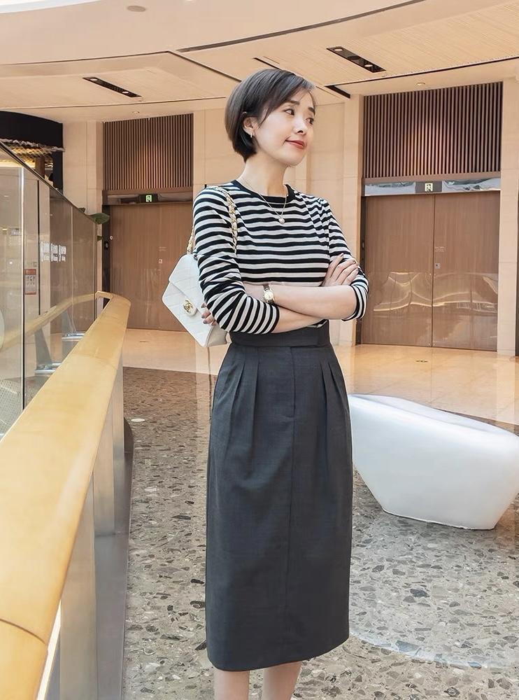 女人味|谁说黑色显老气?记住这4个技巧,不老气、不扮嫩,简约得体才是美