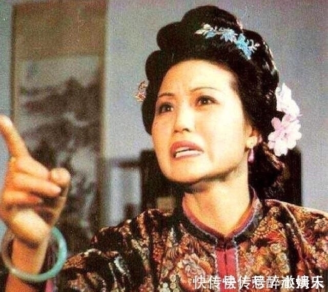 姨娘@赵姨娘是如何嫁给贾政的,贾母王夫人给出答案,活脱脱又一个晴雯