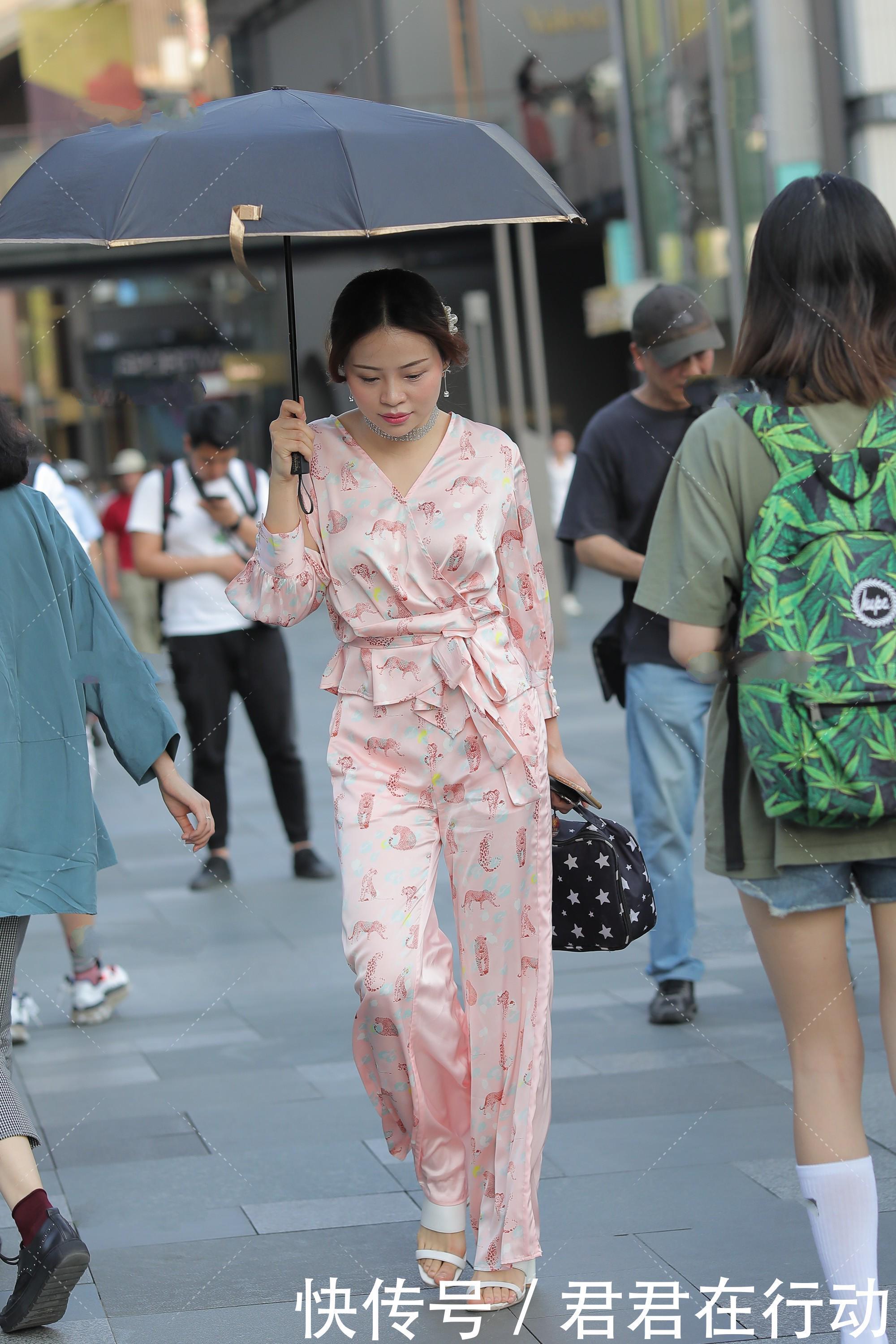 宽松|流行的宽松时尚,时髦个性