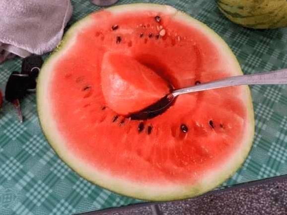 西瓜|像“西瓜中间的一口”吃货最幸福的5个瞬间,谁还不是个小公主