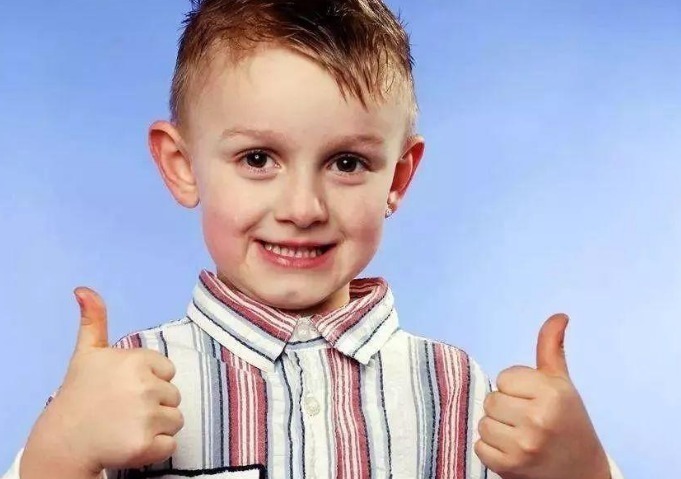 行为|孩子6岁前,管住孩子的三种行为,长大后想不成功都不行