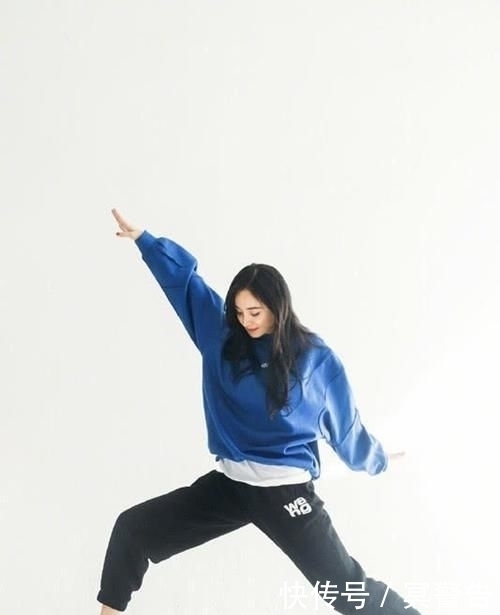 搭配|“卫衣”有你想象不到的时尚美!是直男最爱女生穿搭的单品了!