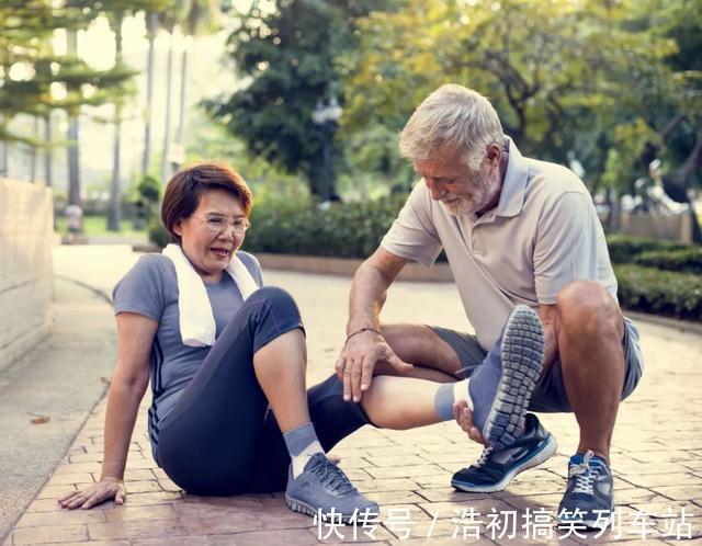 血脂值|血脂高不高,双腿先知道,当腿部出现这4种症状时,需要引起重视