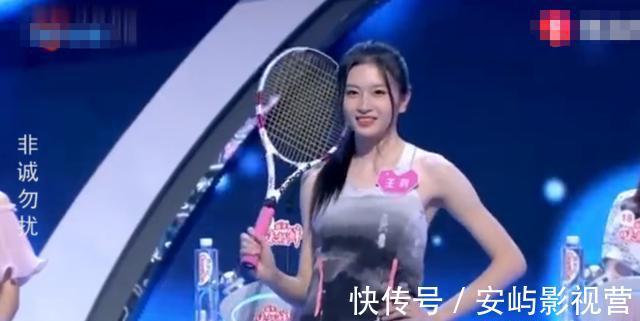 非诚勿扰|非诚勿扰女嘉宾刚登台就花式“炫富”，家有22辆跑车，网友：呵呵