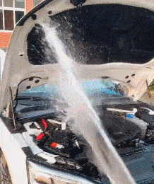 |搞笑GIF:打扮这么帅,是准备要去约会么