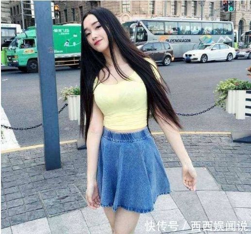 街拍：优雅百搭，不一样的魅力尽显傲人曲线